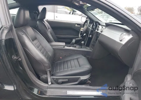 2006 Ford Mustang Gt z USA, uszkodzony, nr VIN 1ZVHT82H365167361